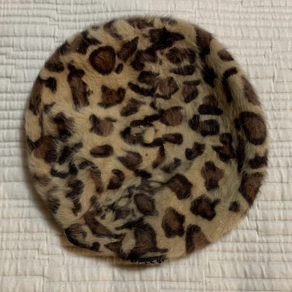 VTG BETSEY JOHNSON Women’s Leopard Print Fur Hat Rhinestone Bow Cream Brown - Picture 3 of 11